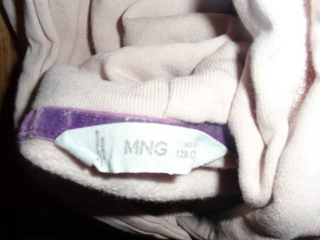 Hoodie von Mango, hellrosa mit Schriftzug, Gr. 122/128