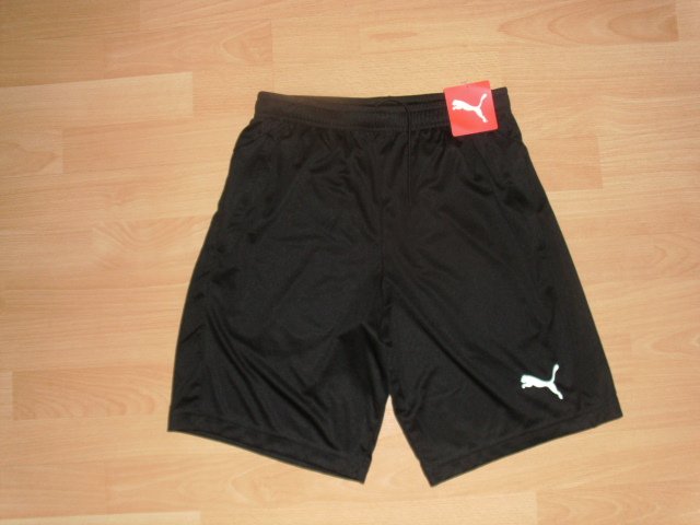 Kurze Sporthose von Puma, schwarz, Gr. S