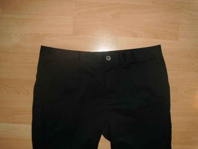 Chino von Amazon Essentials, schwarz, Gr. 38/30 (54)