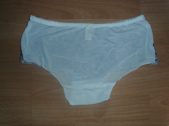 Slip von Sanselle, creme mit Blumen, Gr. 40