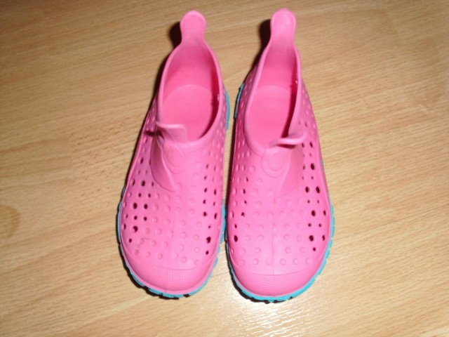 Aquaschuhe von Decathlon, pink-türkis, Gr. 23/24