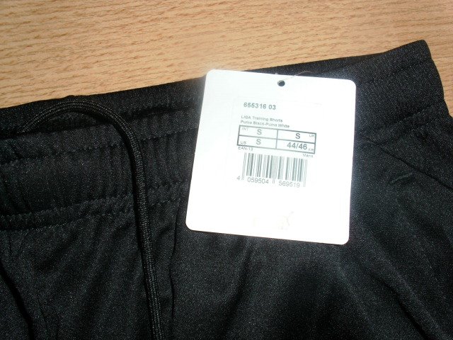 Kurze Sporthose von Puma, schwarz, Gr. S
