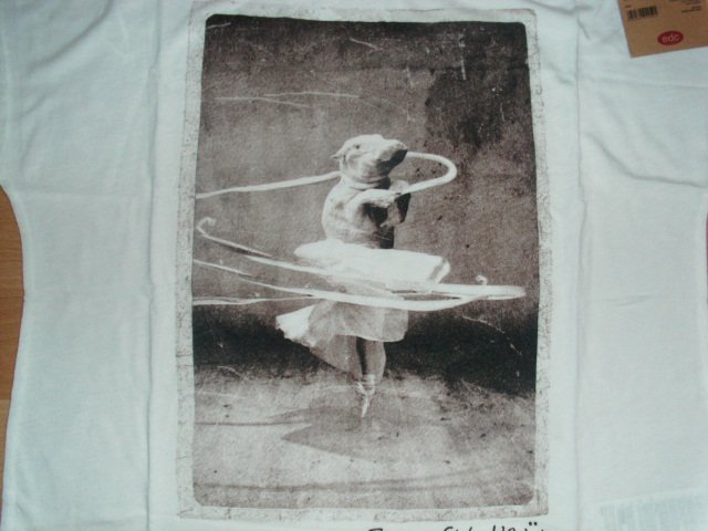 T-Shirt von edc, wollweiß mit Motiv, Gr. S mit Etikett