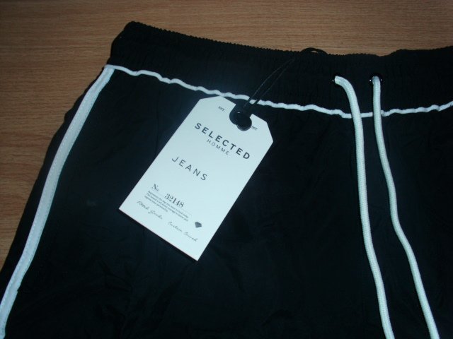 Schwimmshorts von Selected Homme, schwarz, Gr. M mit Etikett