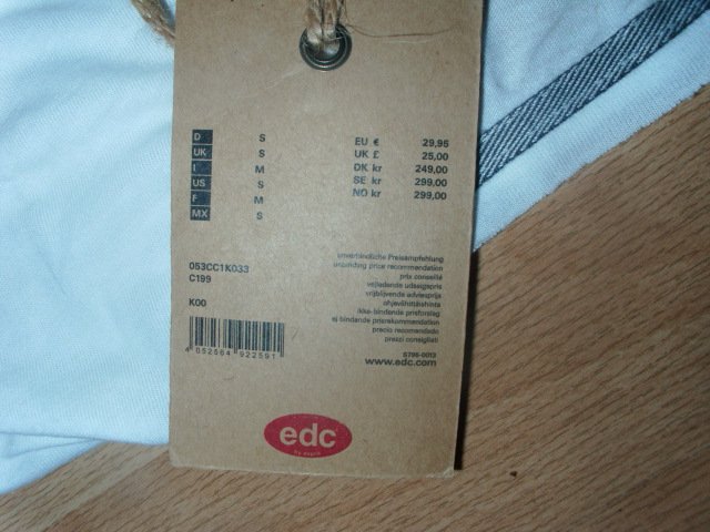 T-Shirt von edc, wollweiß mit Motiv, Gr. S mit Etikett