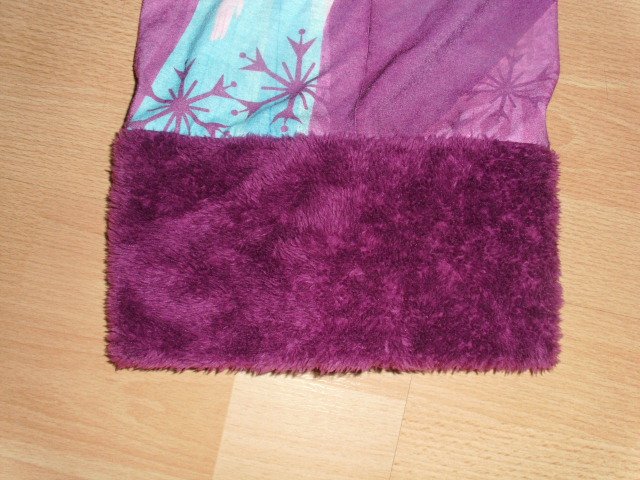 Loopschal von Frozen, lila mit Motiv