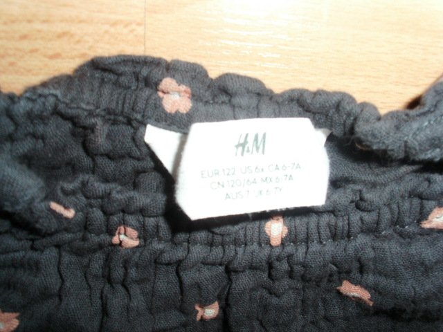 Kleid von H&M, grau mit Motiven, Gr. 122