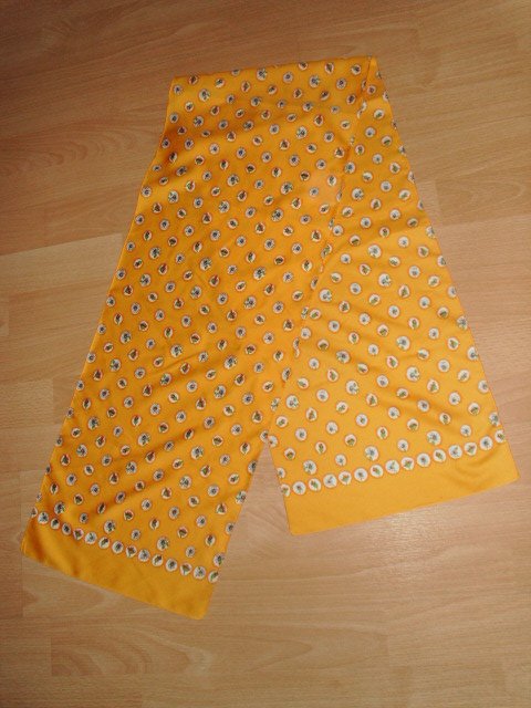 Trachtenhalstuch / Schal, gelb mit Motiven