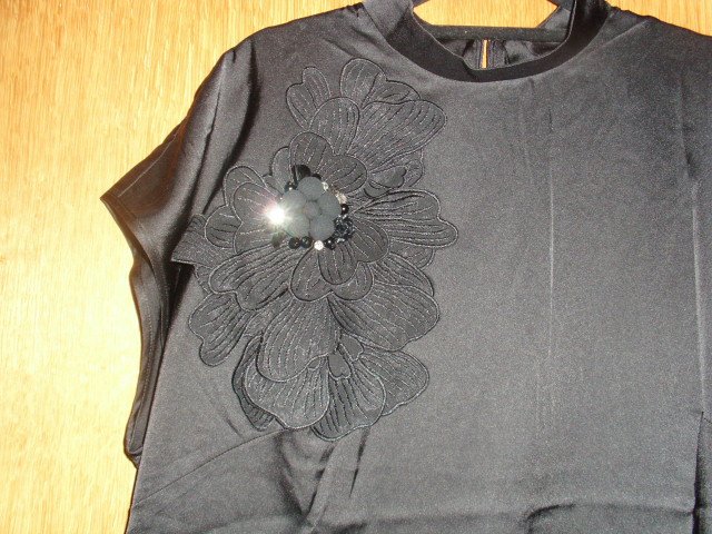 Satinshirt von Creation L, schwarz mit Applikation, Gr. 46