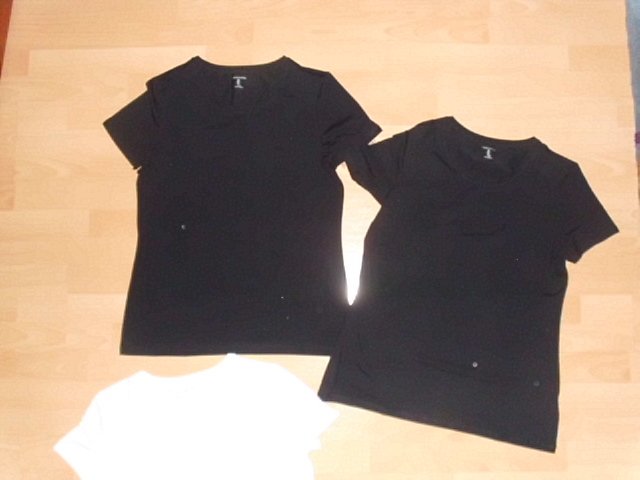 3 Basic T-Shirts von Amazon Essentials, schwarz + weiß, Gr. 40