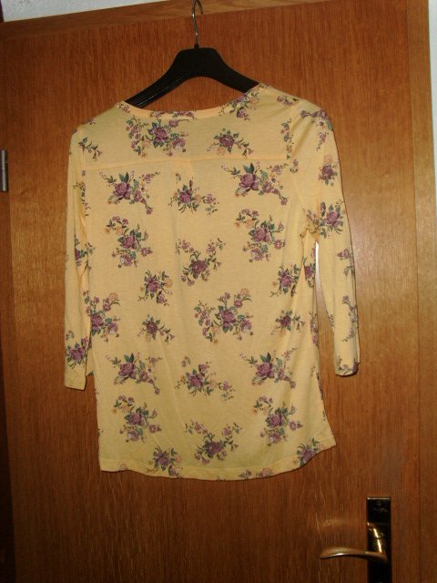 Langarmshirt von Lascana, gelb mit Blumen, Gr. 42