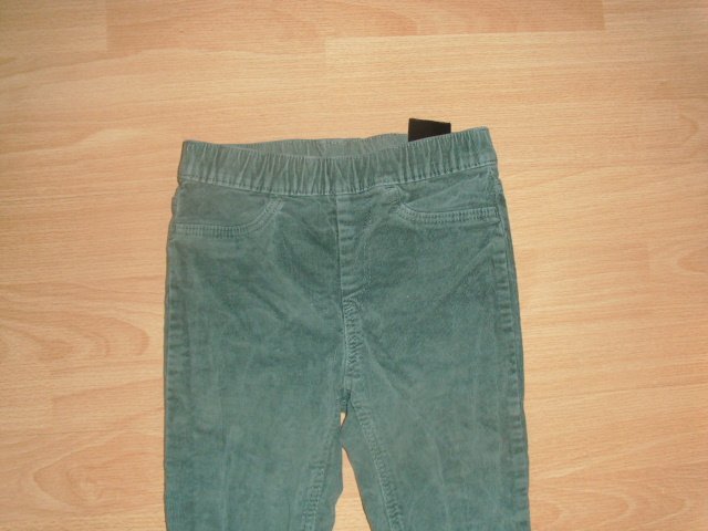 Hose von H&M, dunkelgrün, Gr. 122