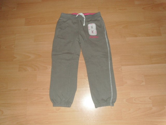 Jogginghose, khaki mit Motiv, Gr. 110/116