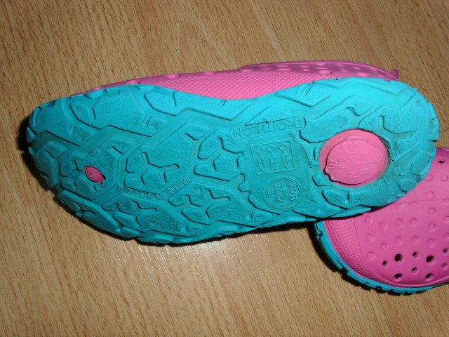 Aquaschuhe von Decathlon, pink-türkis, Gr. 23/24