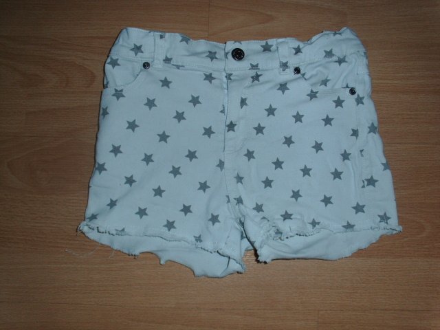 Jeansshorts von Zebralino, mit Sternen, Gr. 122