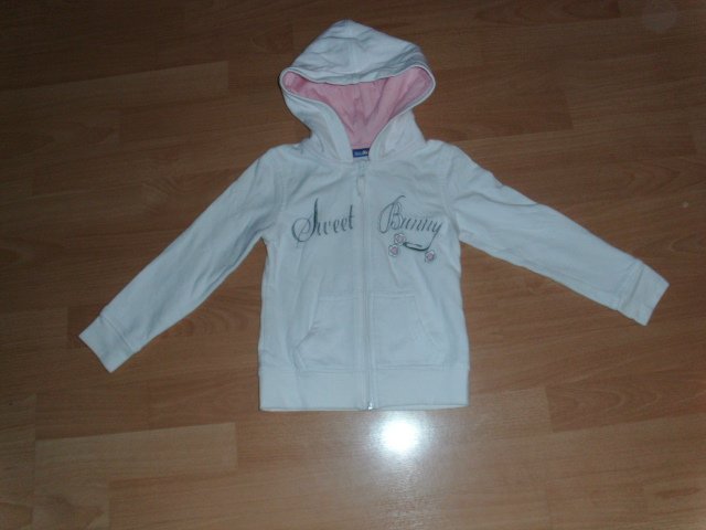 Sweatjacke von Lupilu, weiß mit Kapuze, Gr. 110/116