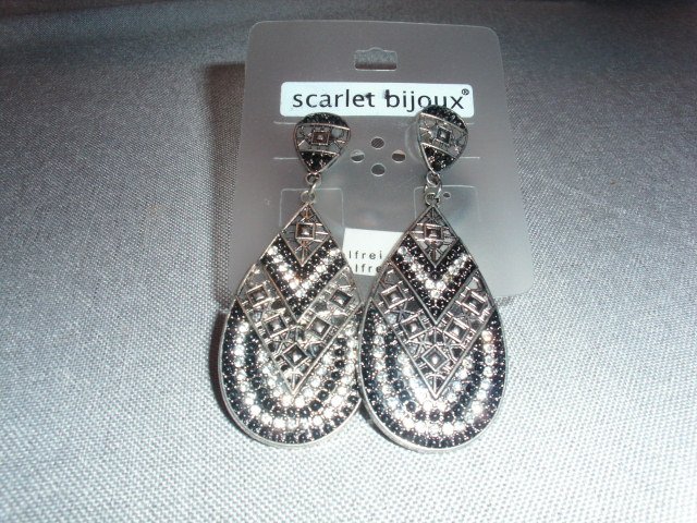 Ohrringe von Scarlet Bijoux, silber-schwarz, ( Modeschmuck) NEU