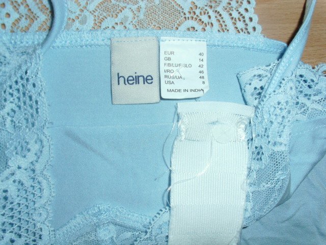 Top von Heine, hellblau mit Spitze, Gr. 40