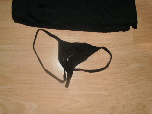 Spitzenhemdchen + String, schwarz, Gr. 34