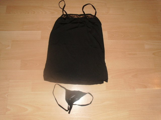 Spitzenhemdchen + String, schwarz, Gr. 34