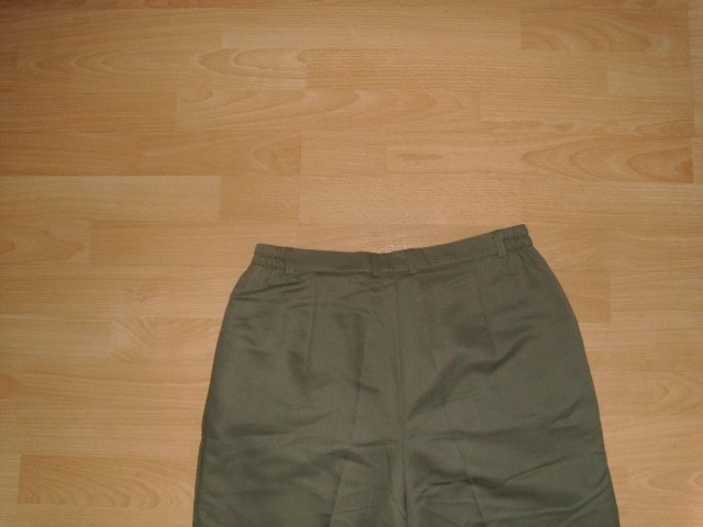 Hose von C&A, khaki, Gr. 40 
