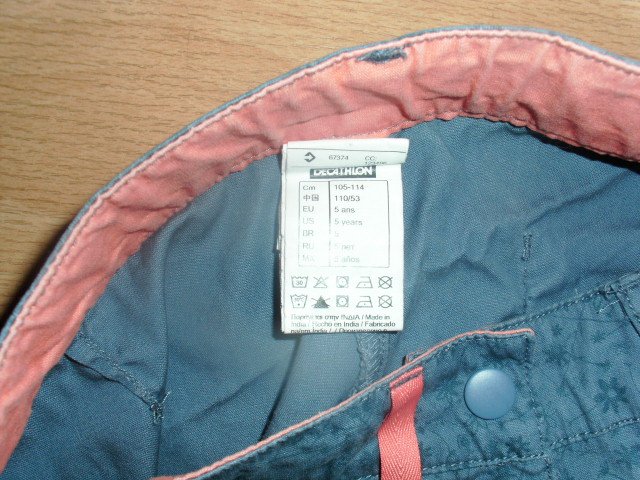 Shorts von Decathlon, grau mit Motiven, Gr. 110/116