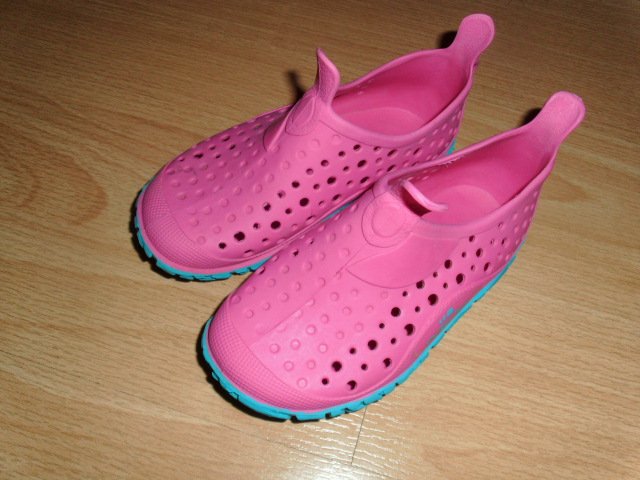 Aquaschuhe von Decathlon, pink-türkis, Gr. 23/24