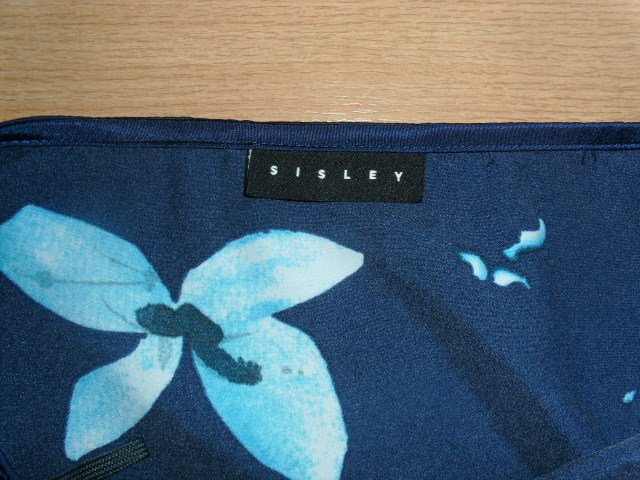 Rock von Sisley, blau mit Blüten, Gr. 42