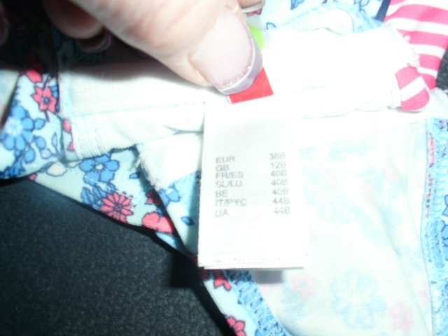 Bikinioberteil von s´Oliver, mit Blumen, Gr. 38 (B)