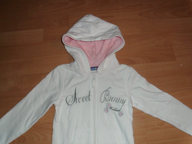 Sweatjacke von Lupilu, weiß mit Kapuze, Gr. 110/116