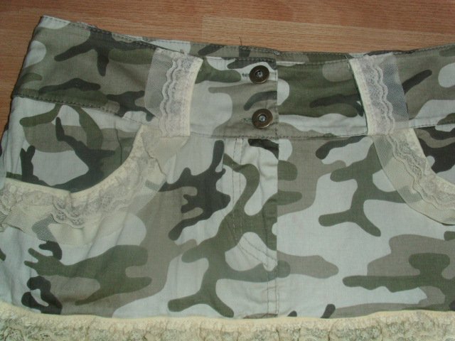 Rock, camouflage, mit Spitze, Gr. 40