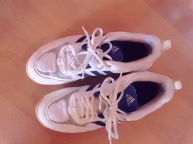 Sportschuhe von Adidas, weiß, Gr. 39 ( 7,5)