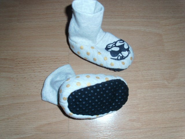 2 Paar Wagenschuhe von H&M, mit Motiv, Gr. 16/17