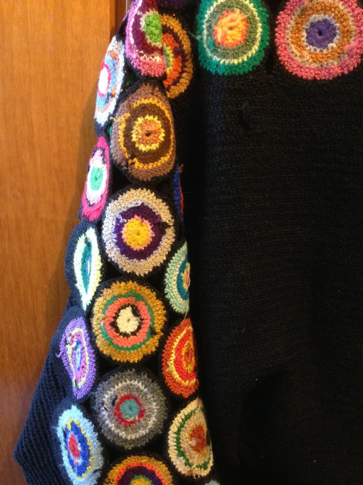 True Vintage Rock maxi gehäkelt handmade schwarz bunt 70s S-M