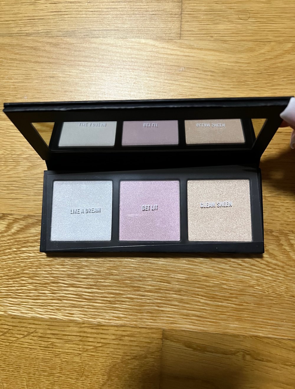 MAC Hyper Real Glow Highlighter Palette