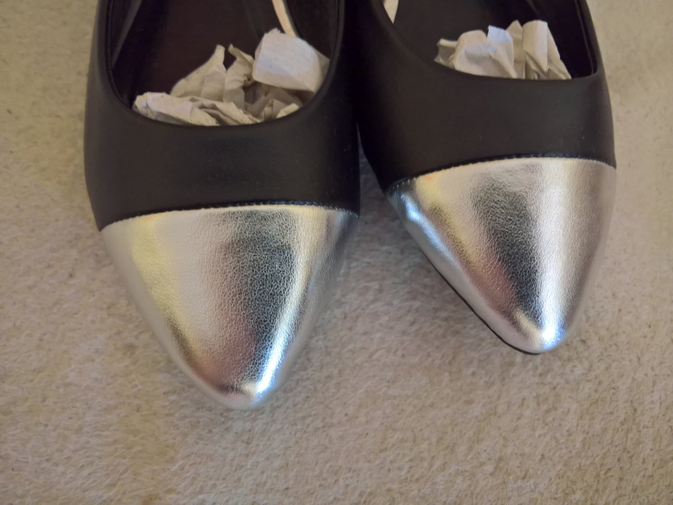 ungetragene Ballerinas schwarz silber Gr. 36