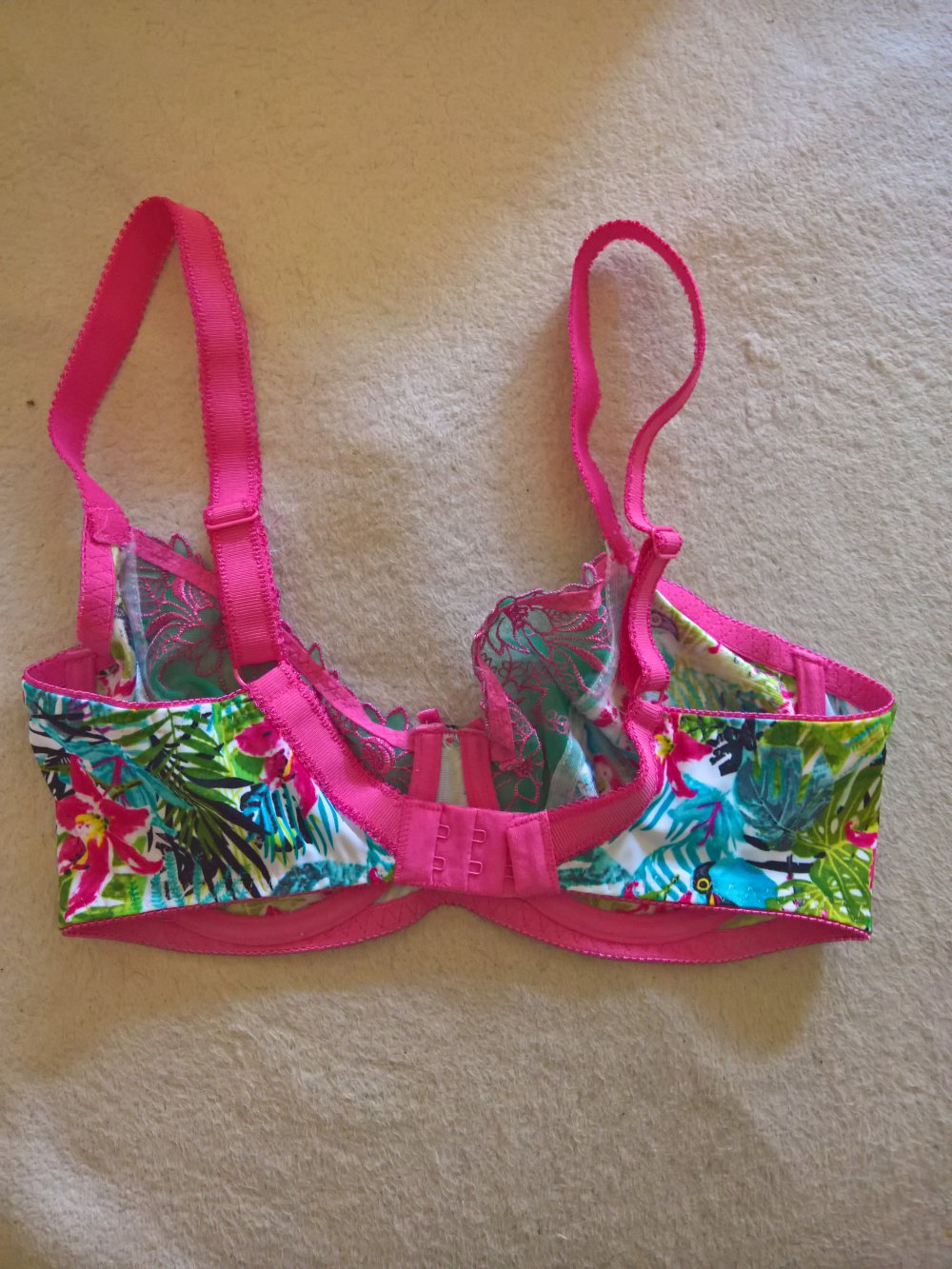 ungetragener bunter BH Gr. 70C