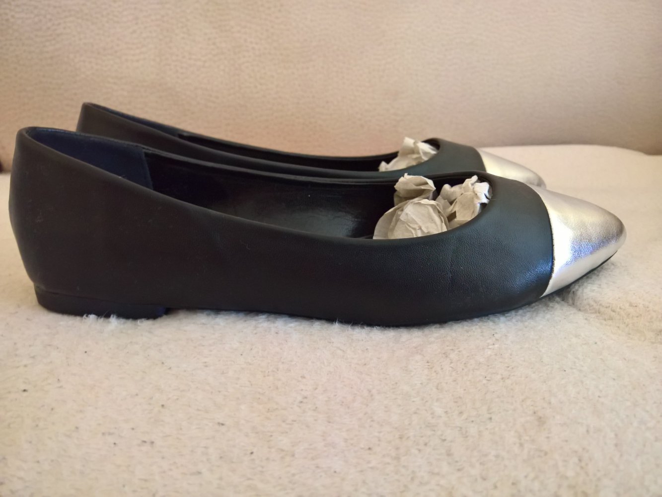 ungetragene Ballerinas schwarz silber Gr. 36