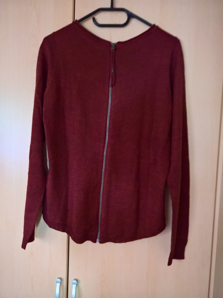 ungetragener roter Pulli Gr. S mit Reißverschluss am Rücken von Vero Moda