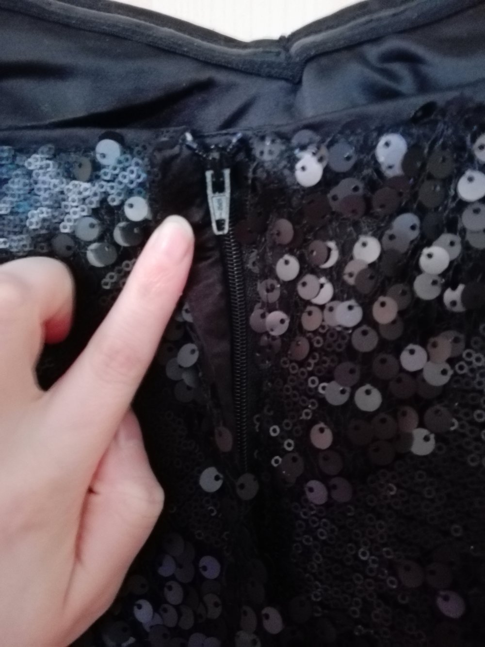 schwarzes Pailletten Kleid Gr. 34 von H&M