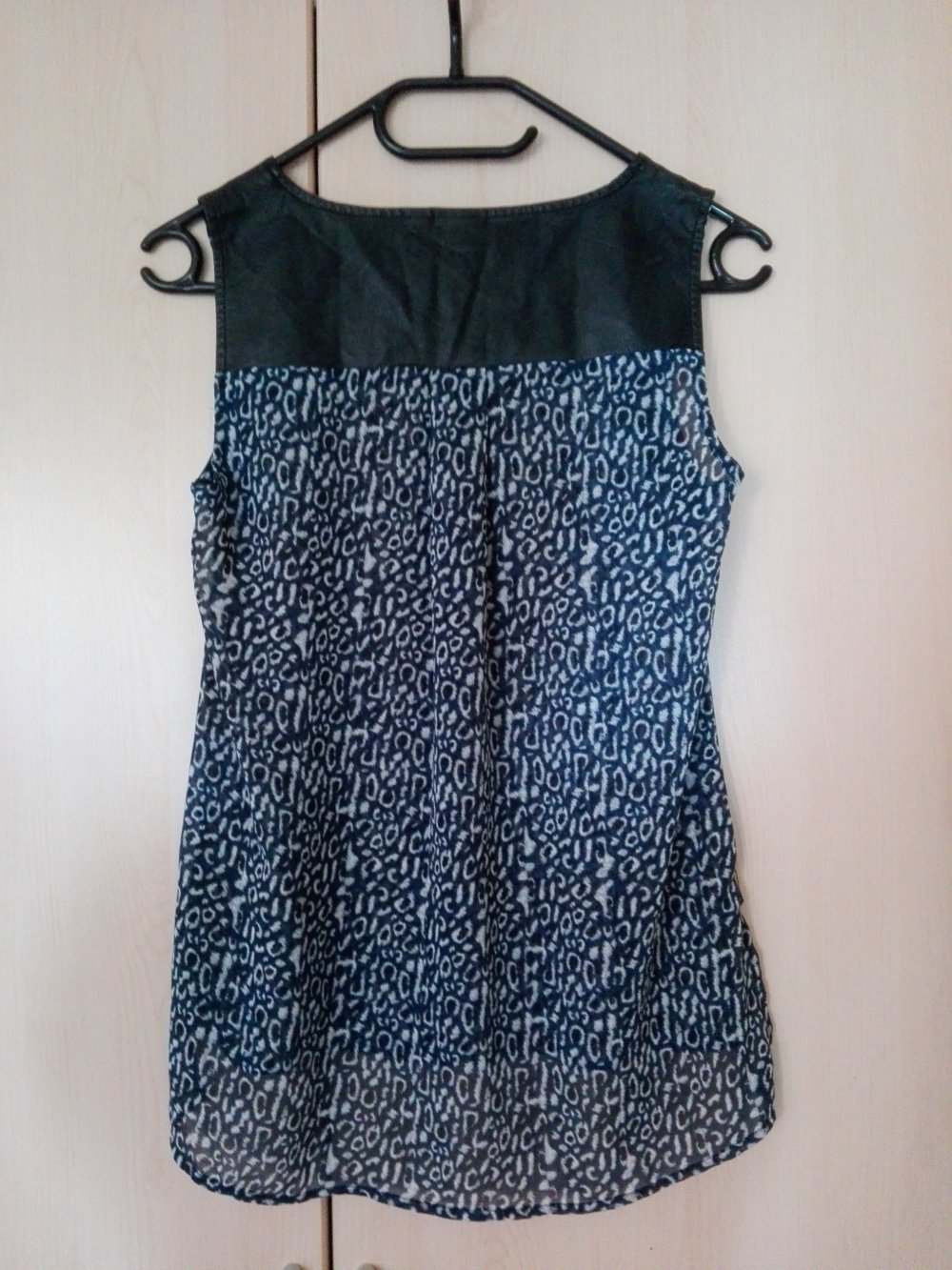 Blusentop Gr. 36 mit Kunstleder-Details von Only