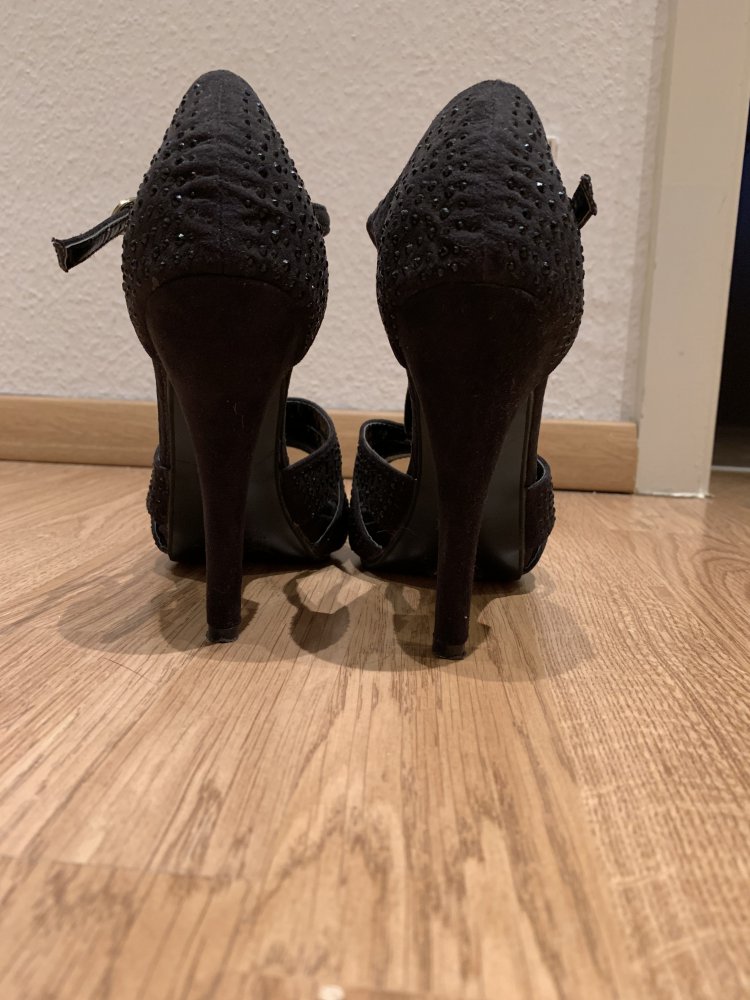 Neuwertige Sandaletten schwarz 