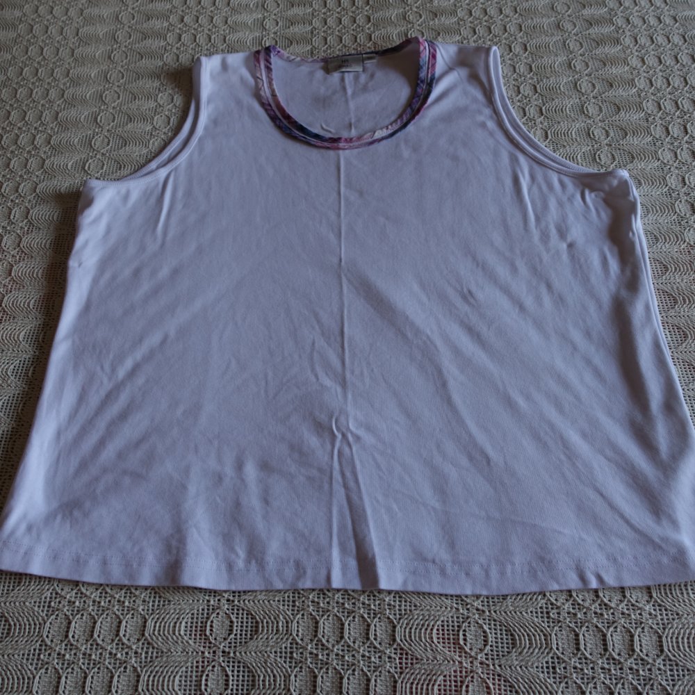 Top, Trägerhemd, Hemd, Shirt, weiß mit buntem Paspelrand, Gr. 50