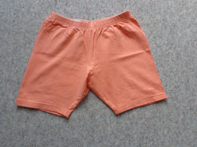 #Radler, Sweathose, Shorts lachsfarben. ca. Gr. 140/146 (ist mit Gr. 152 ausgezeichnet)