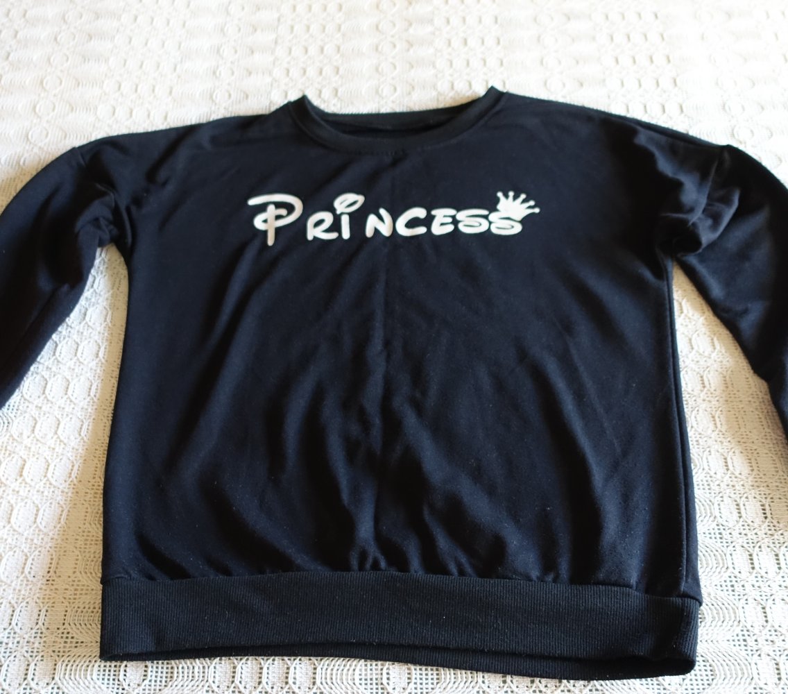 Sweatshirt, Gr. S/M bzw. ca. Gr. 36/38, schwarz mit Aufdruck