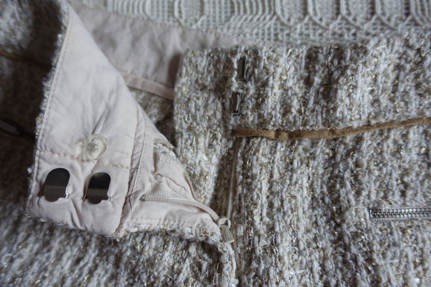 Vintage - Hotpants, Shorts, kurze Hose, ecru/gold, Gr. 38 bzw. ca. Gr. M, Promod