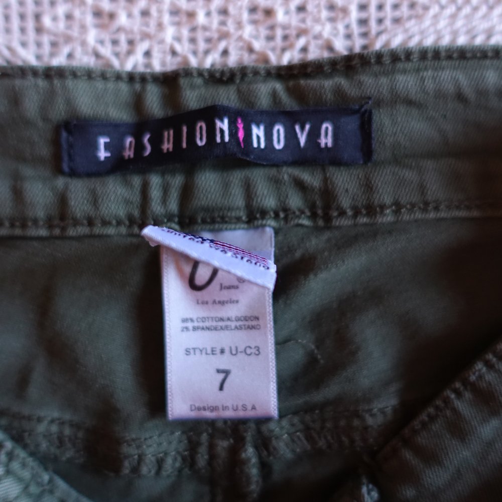 Jeans, Hose, Fashion Nova, Skinny, Röhrenjeans, Gr. 7 (W27), oliv