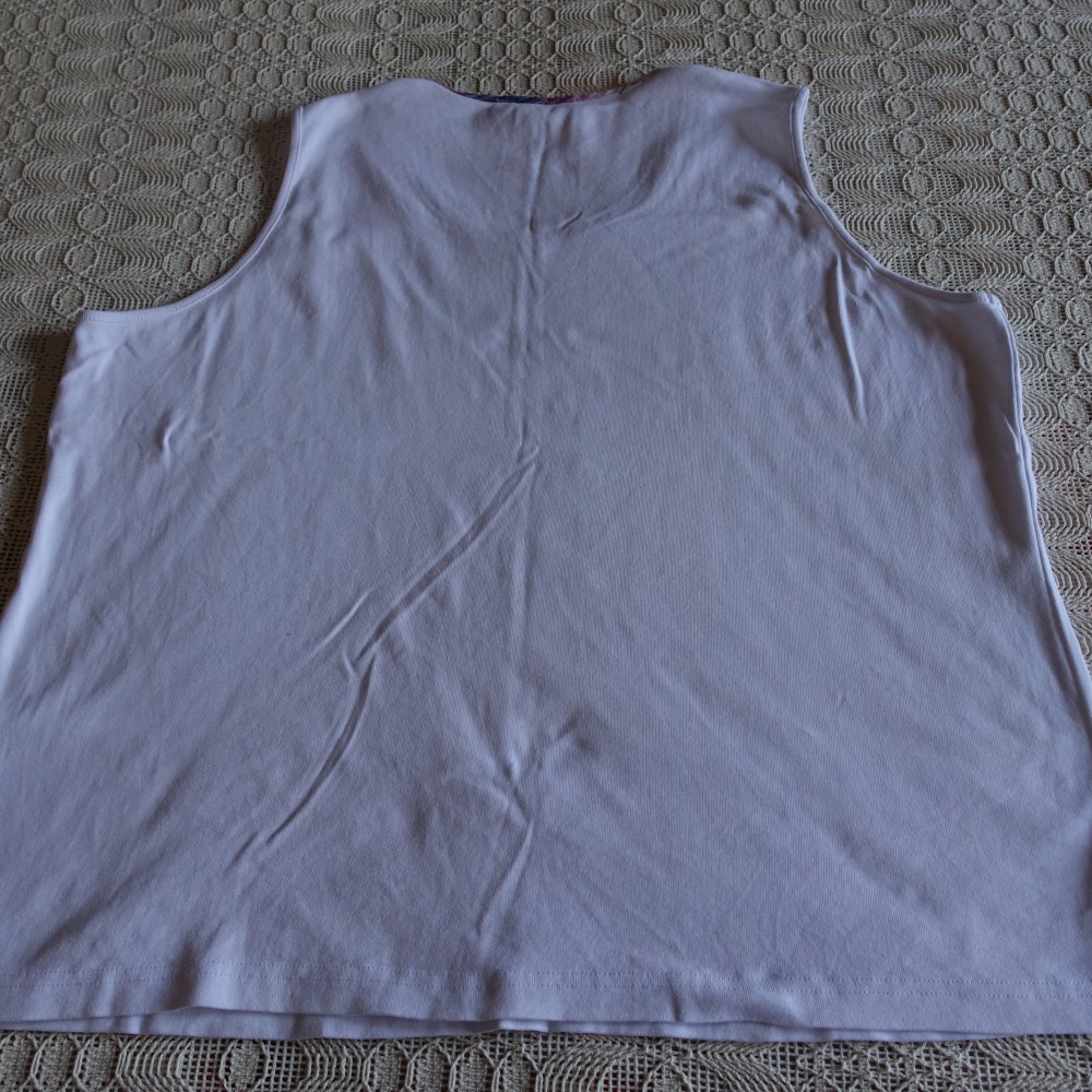 Top, Trägerhemd, Hemd, Shirt, weiß mit buntem Paspelrand, Gr. 50