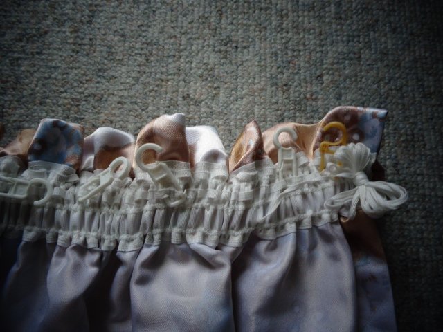 Gardinen Übergardinen, vermutlich Polyester, Brauntöne, 2 Schals 19,00 Euro