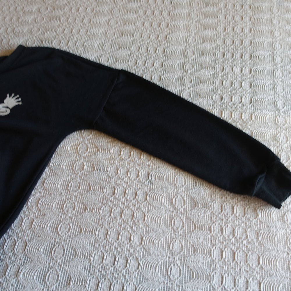 Sweatshirt, Gr. S/M bzw. ca. Gr. 36/38, schwarz mit Aufdruck